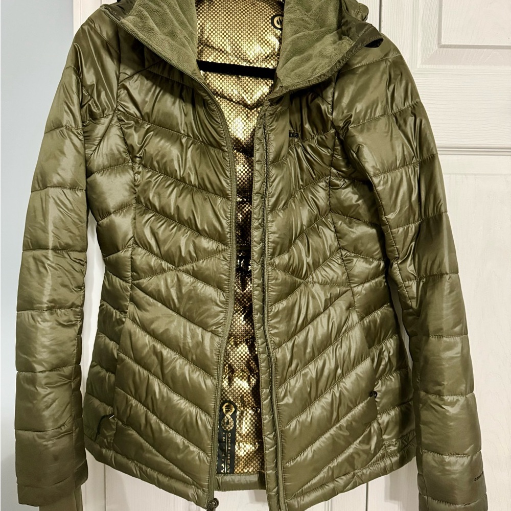 Columbia Olive Green Puffer Jacket with Hood and Chevron Quilting